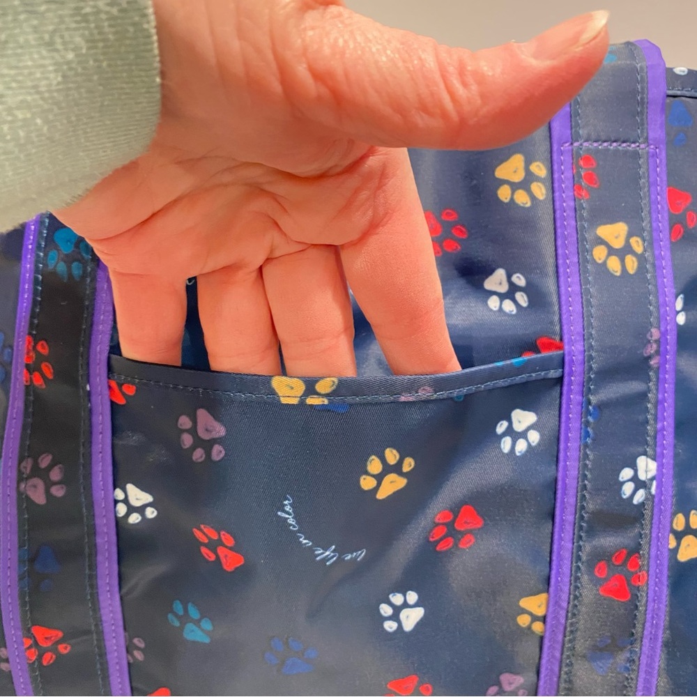 Lug Rover Tote. NWT. HUGE! Paws Navy pattern - Picture 8 of 13